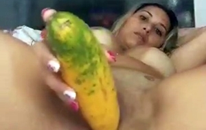 Vídeo Da Suenny Cabral Caiu Na Net Se Masturbando Com Pepino Enorme Na Buceta