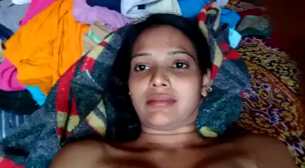 Moreninha filma seus peitos e a xoxotinha peluda video vazado