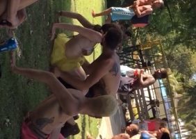 Flagra De Sexo Oral No Carnaval De 2018 Com Novinha Chapada Querendo Fuder Na Rua