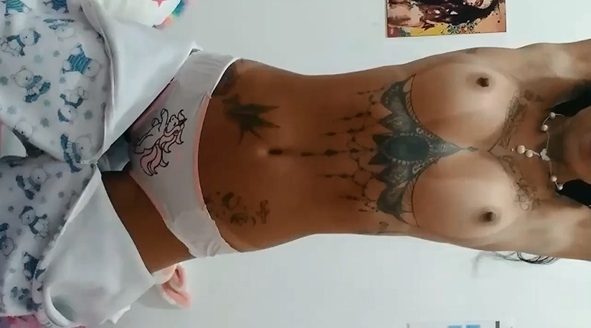 Videos de novinha tatuada nua